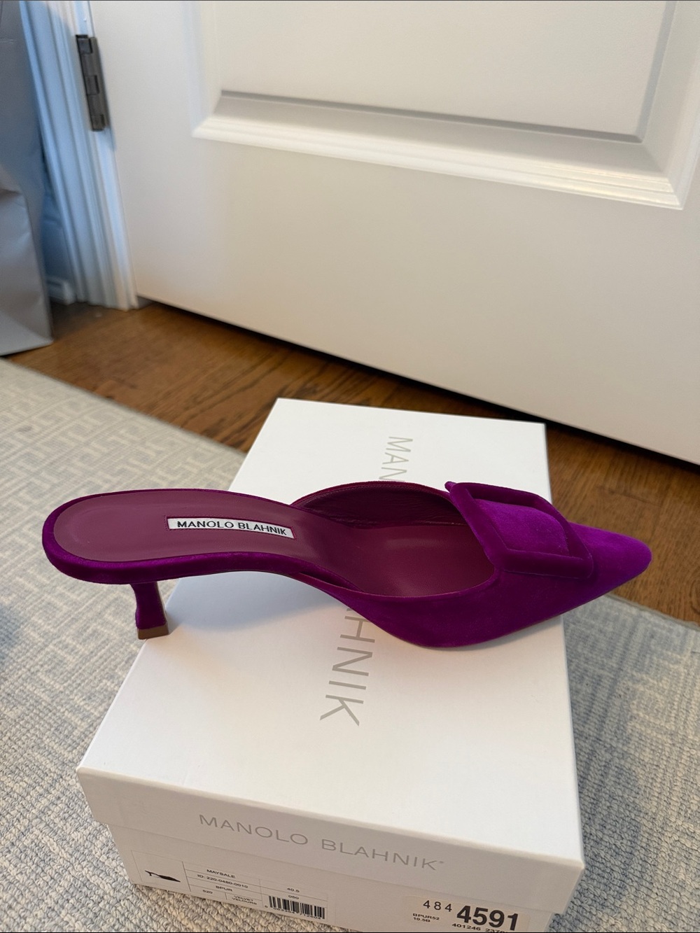Manolo Blahnik Maysale 50 mm Fuchsia Velvet Pointed Mules with Buckle - Picture 4 of 5
